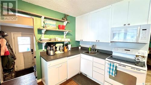 314 Saskatchewan Avenue, Loreburn, SK - Indoor Photo Showing Kitchen
