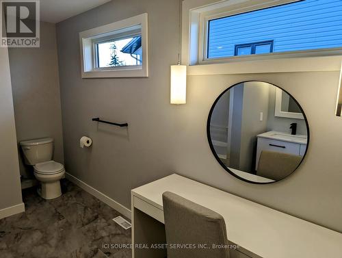 1105 Frederica St W, Thunder Bay, ON - Indoor Photo Showing Bathroom