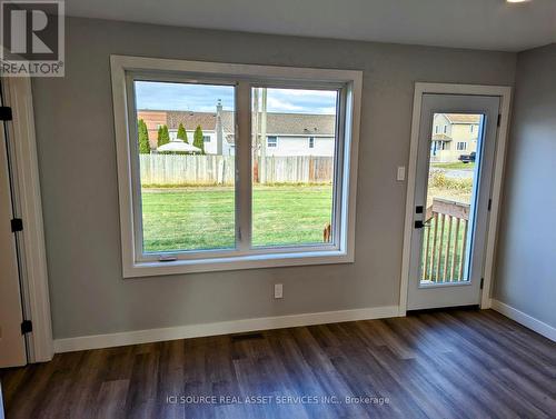 1105 Frederica St W, Thunder Bay, ON - Indoor Photo Showing Other Room