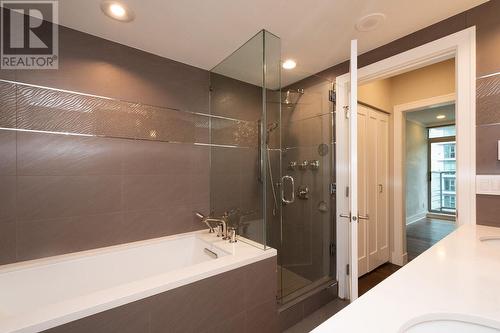 1503 1710 Bayshore Drive, Vancouver, BC - Indoor Photo Showing Bathroom