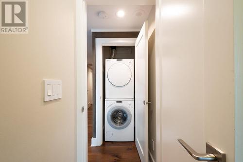 1503 1710 Bayshore Drive, Vancouver, BC - Indoor Photo Showing Laundry Room