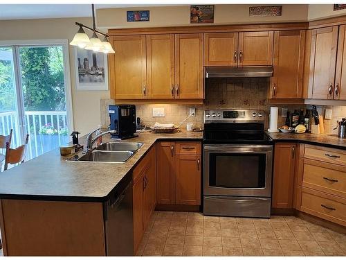 309-350 Island Hwy South, Campbell River, BC - Indoor Photo Showing Kitchen With Double Sink