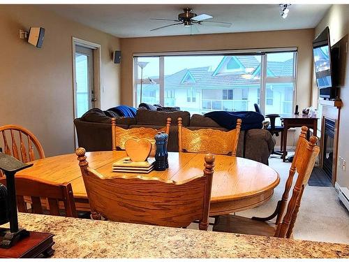 309-350 Island Hwy South, Campbell River, BC - Indoor Photo Showing Dining Room