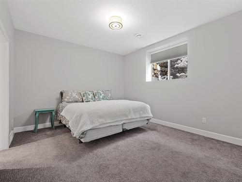13335 Shoreline Drive, Lake Country, BC - Indoor Photo Showing Bedroom
