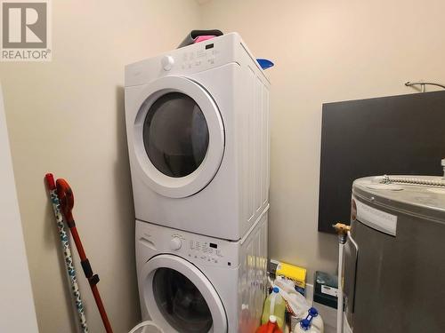 311 11205 105 Avenue, Fort St. John, BC - Indoor Photo Showing Laundry Room