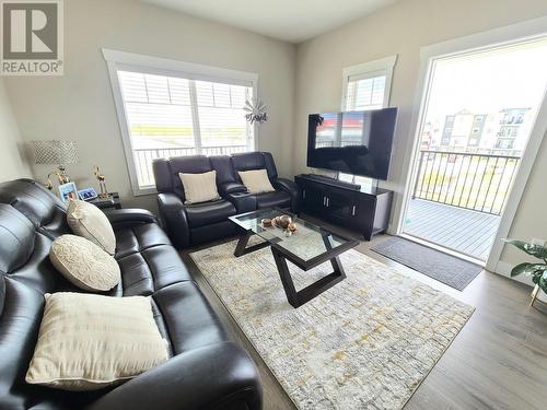 311 11205 105 Avenue, Fort St. John, BC - Indoor Photo Showing Living Room