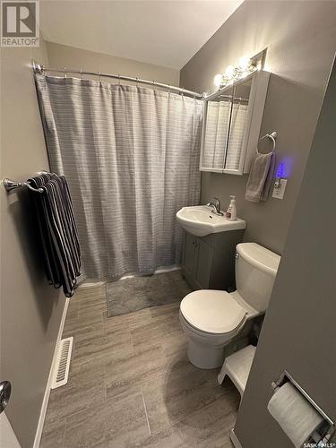 1723 Mccormick Crescent, Estevan, SK - Indoor Photo Showing Bathroom