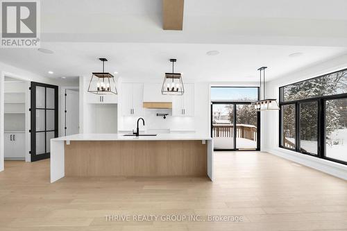 117 Aspen Circle, Thames Centre, ON - Indoor Photo Showing Kitchen