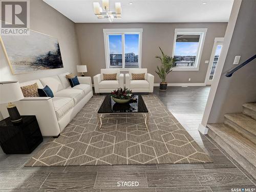 641 Douglas Drive, Swift Current, SK - Indoor Photo Showing Living Room
