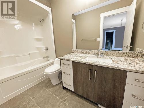 641 Douglas Drive, Swift Current, SK - Indoor Photo Showing Bathroom