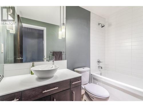 2040 Springfield Road Unit# 807, Kelowna, BC - Indoor Photo Showing Bathroom