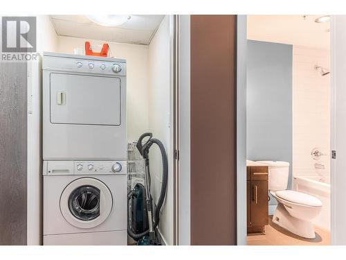 2040 Springfield Road Unit# 807, Kelowna, BC - Indoor Photo Showing Laundry Room