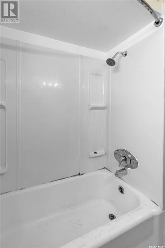 1412 Aberdeen Street, Regina, SK - Indoor Photo Showing Bathroom