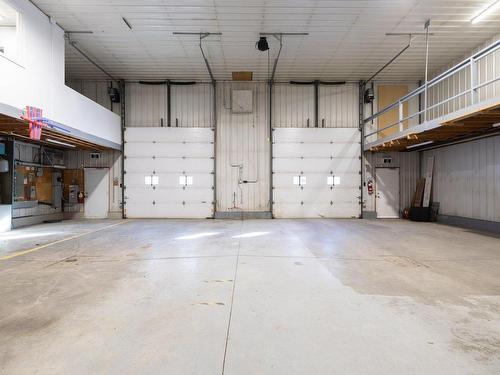 Warehouse - 103  - 103A Rue Huot, Notre-Dame-De-L'Île-Perrot, QC - Indoor Photo Showing Garage