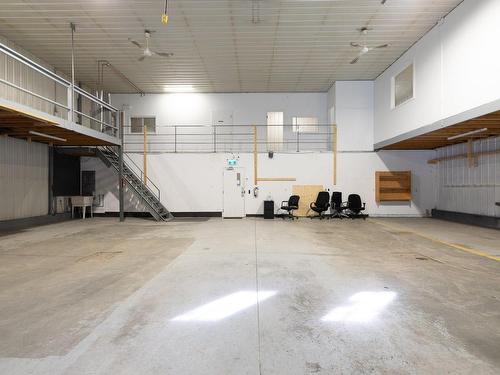 Warehouse - 103  - 103A Rue Huot, Notre-Dame-De-L'Île-Perrot, QC - Indoor Photo Showing Garage