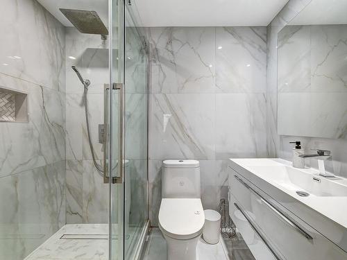 Salle de bains - 5786  - 5788 Av. Caldwell, Côte-Saint-Luc, QC - Indoor Photo Showing Bathroom