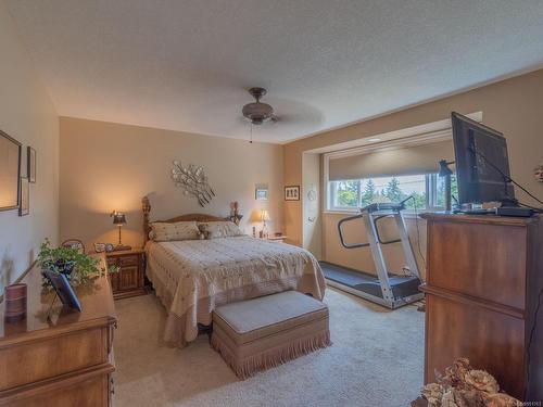253 Garner Cres, Nanaimo, BC - Indoor Photo Showing Bedroom