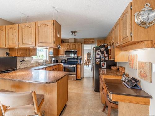 253 Garner Cres, Nanaimo, BC - Indoor Photo Showing Kitchen