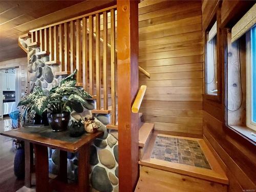 1045 Seventh Ave, Ucluelet, BC - Indoor Photo Showing Other Room