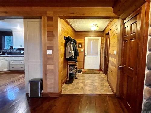 1045 Seventh Ave, Ucluelet, BC - Indoor Photo Showing Other Room
