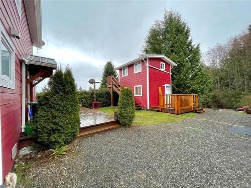 1045 Seventh Ave, Ucluelet, BC - Outdoor With Exterior