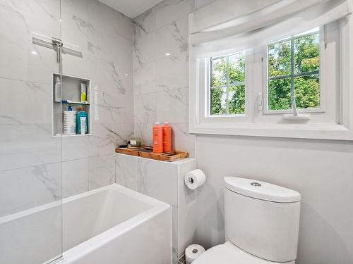 Salle de bains - 63 Av. Brunet, Pointe-Claire, QC - Indoor Photo Showing Bathroom