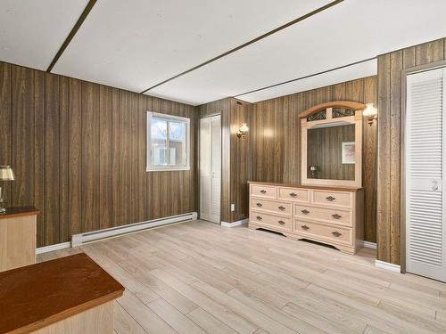 Master bedroom - R33-4810 Ch. Du Bois-Franc, Montréal (Saint-Laurent), QC - Indoor Photo Showing Other Room