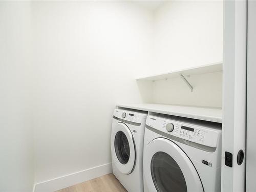 15-1580 Glen Eagle Dr, Campbell River, BC - Indoor Photo Showing Laundry Room