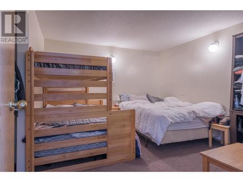 9885 Pinnacles Road Unit# 11, Silver Star, BC - Indoor Photo Showing Bedroom