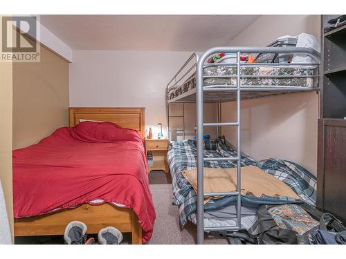 9885 Pinnacles Road Unit# 11, Silver Star, BC - Indoor Photo Showing Bedroom