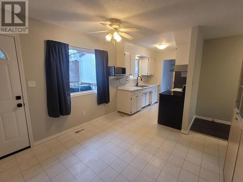 7645 Kingsley Crescent, Prince George, BC - Indoor Photo Showing Kitchen