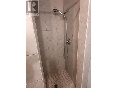 7645 Kingsley Crescent, Prince George, BC - Indoor Photo Showing Bathroom