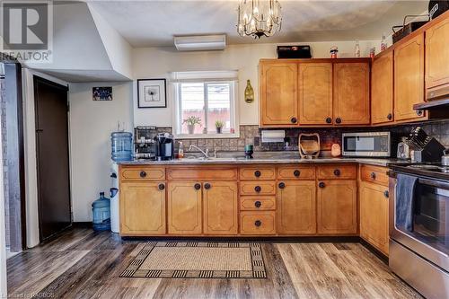 1235 2Nd Avenue E, Owen Sound, ON - Indoor Photo Showing Kitchen