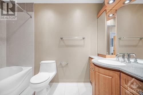 4756 Donovan Court, Ottawa, ON - Indoor Photo Showing Bathroom
