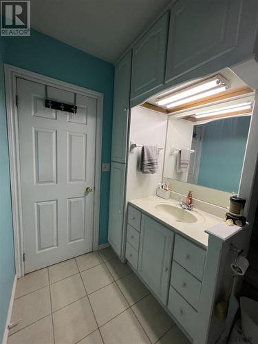 17 Third St E, Elk Lake, ON - Indoor Photo Showing Laundry Room