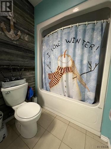 17 Third St E, Elk Lake, ON - Indoor Photo Showing Bathroom