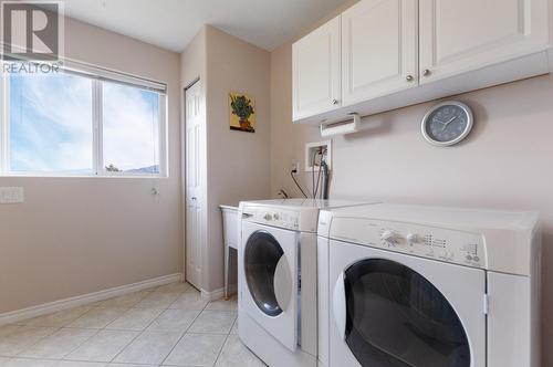 300 Pineview Drive, Kaleden, BC - Indoor Photo Showing Laundry Room