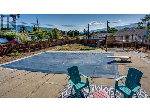 2100 27 Crescent, Vernon, BC - Outdoor With In Ground Pool