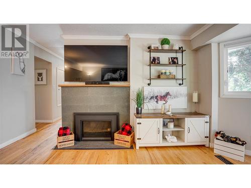 2100 27 Crescent, Vernon, BC - Indoor With Fireplace