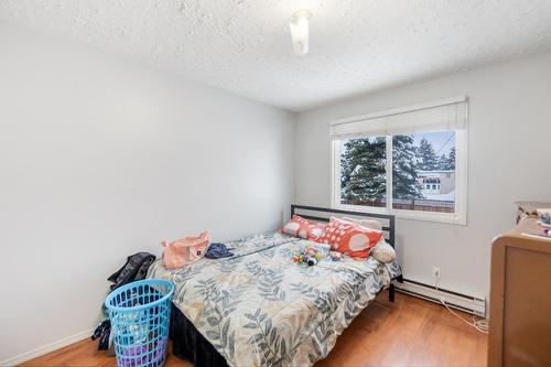 607 Christina Place, Castlegar, BC - Indoor Photo Showing Bedroom