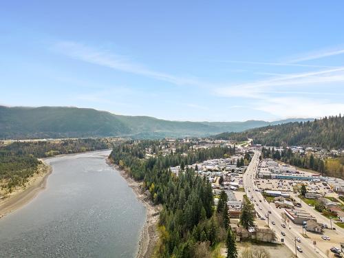 607 Christina Place, Castlegar, BC - Outdoor With Body Of Water With View