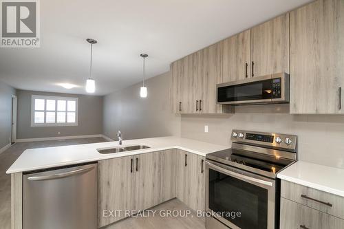 69 Hillside Meadow Dr, Quinte West, ON - Indoor Photo Showing Kitchen With Double Sink