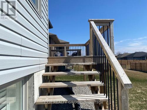 69 Hillside Meadow Dr, Quinte West, ON - Outdoor