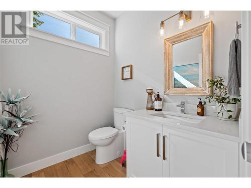 4604 Fordham Road, Kelowna, BC - Indoor Photo Showing Bathroom