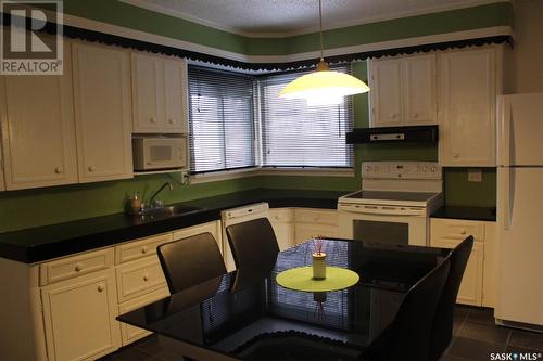 409 Mann Avenue, Radville, SK - Indoor Photo Showing Kitchen