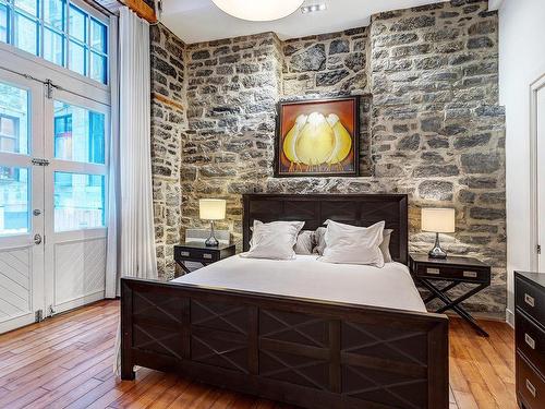 Master bedroom - 100-365 Rue St-Paul O., Montréal (Ville-Marie), QC - Indoor Photo Showing Bedroom