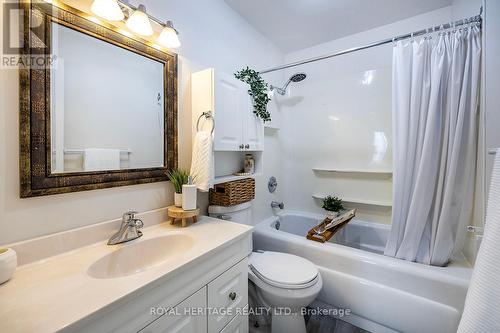 25 Alpine Lake Road, Galway-Cavendish And Harvey, ON - Indoor Photo Showing Bathroom