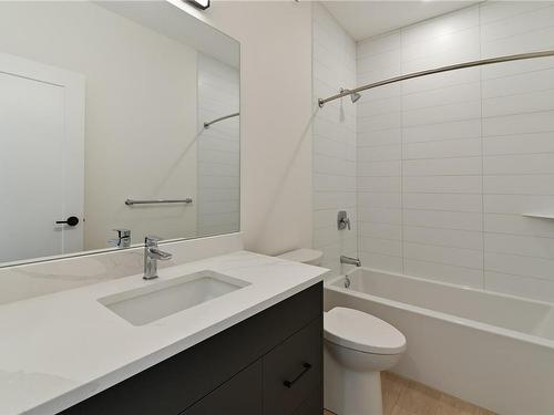 25-1580 Glen Eagle Dr, Campbell River, BC - Indoor Photo Showing Bathroom