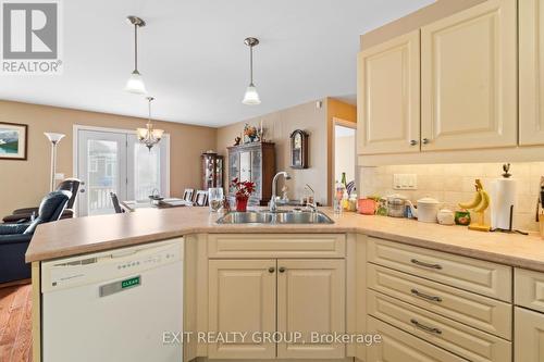 253 Raglan St, Brighton, ON - Indoor Photo Showing Kitchen With Double Sink