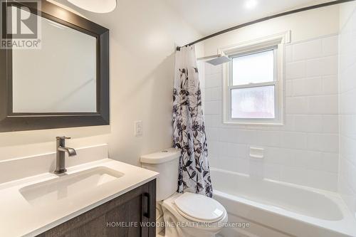 11 Cheryl Ave, Hamilton, ON - Indoor Photo Showing Bathroom
